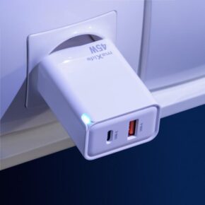 Alternative view of maXlife 45W PD QC USB+USB-C lader